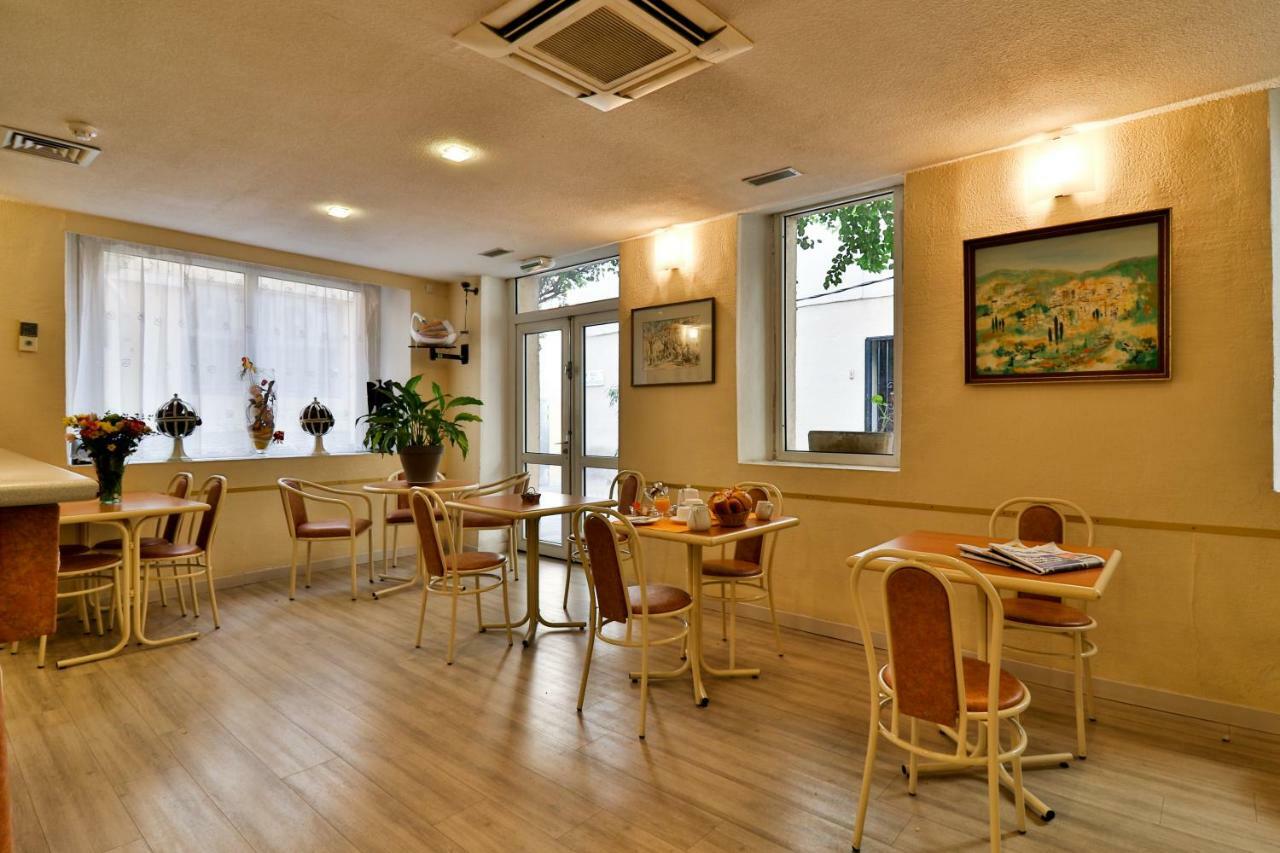 Appia Hotel カンヌ エクステリア 写真